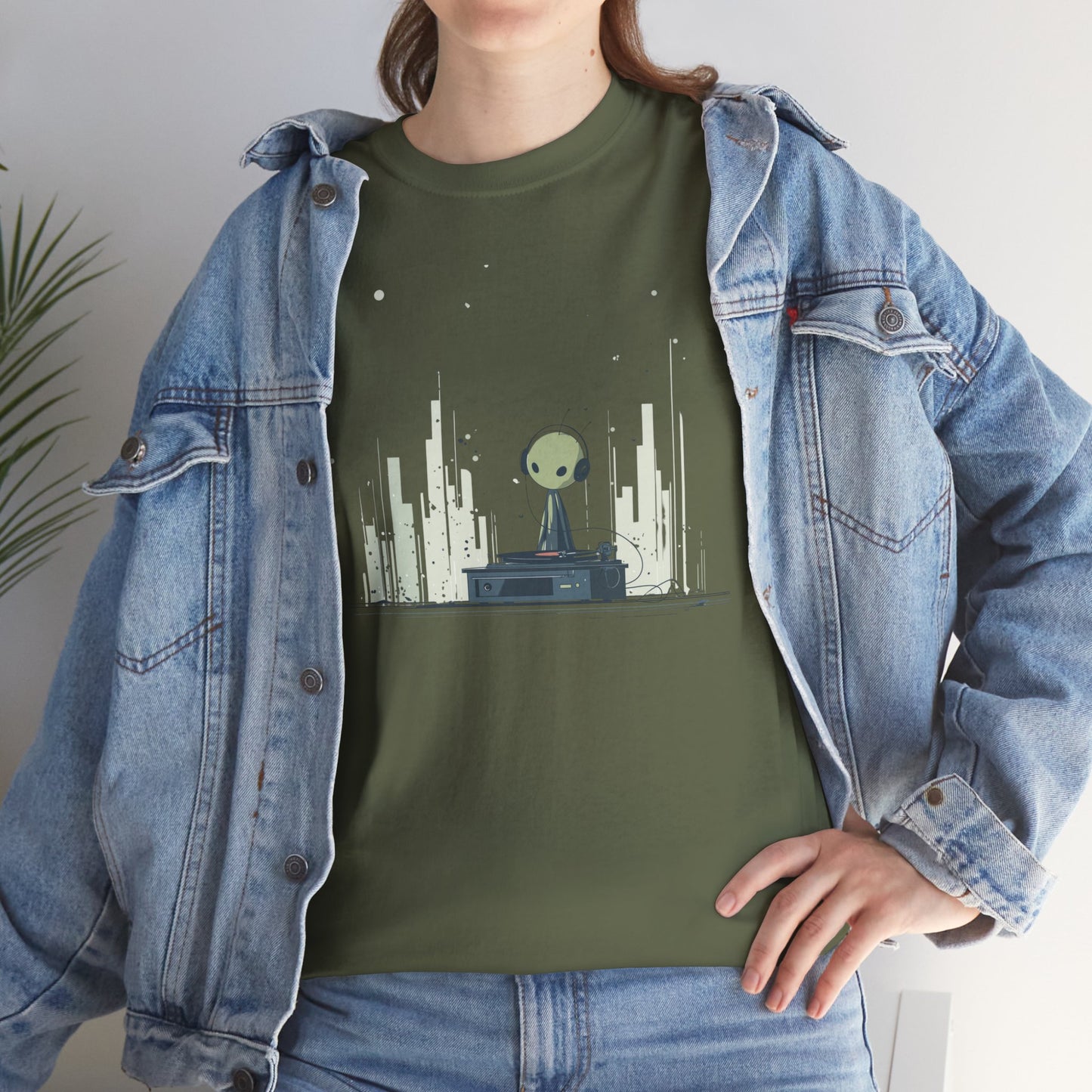 Alien Vibes - Alien DJ Shirt